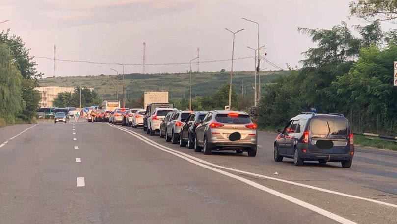 Aglomerație la vama Leușeni. Șoferii, îndemnați să aleagă alte puncte de trecere
