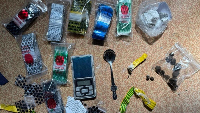 Trafic de droguri prin Telegram: Un suspect de 18 ani, reținut la Ungheni