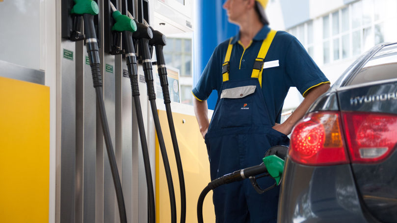 ANRE: 48 de bani din fiecare litru de carburant vor merge în rezerva de stat