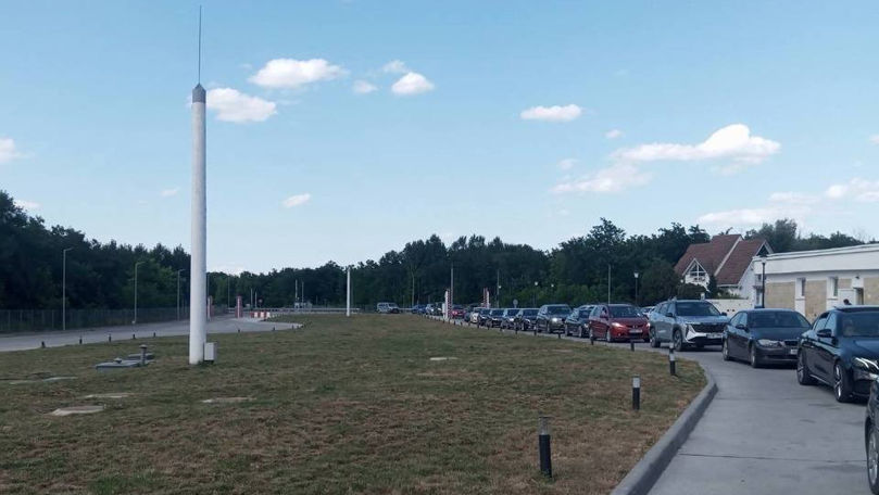 Trafic intens la postul vamal Sculeni pe sensul de ieșire din Republica Moldova