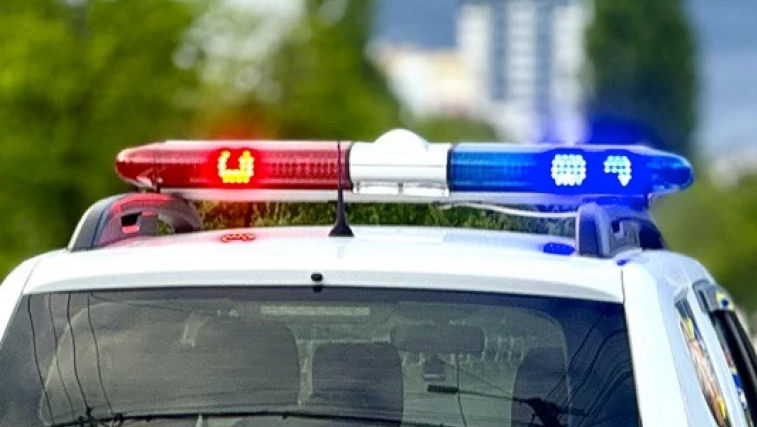 Un tânăr, bătut cu bestialitate într-o curte din Capitală. Poliția s-a autosesizat