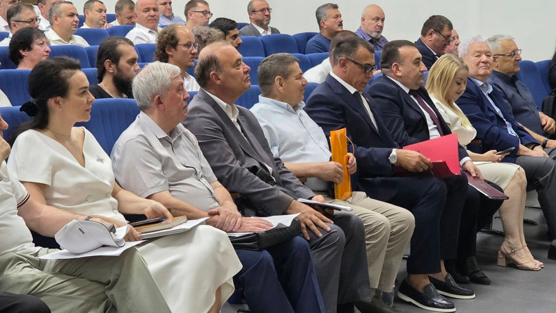 O conferință privind respectarea Constituției R. Moldova, organizată la Comrat