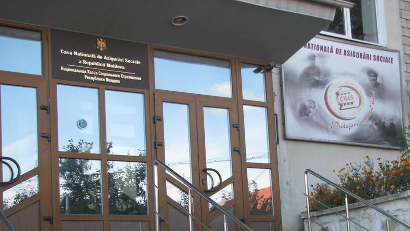 Reacția CNAS la cazul mamei care spune că trebuie să restituie 60.000 de lei