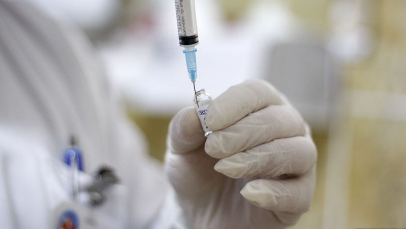 Un bărbat a primit un vaccin experimental împotriva unei tulpini a virusului E