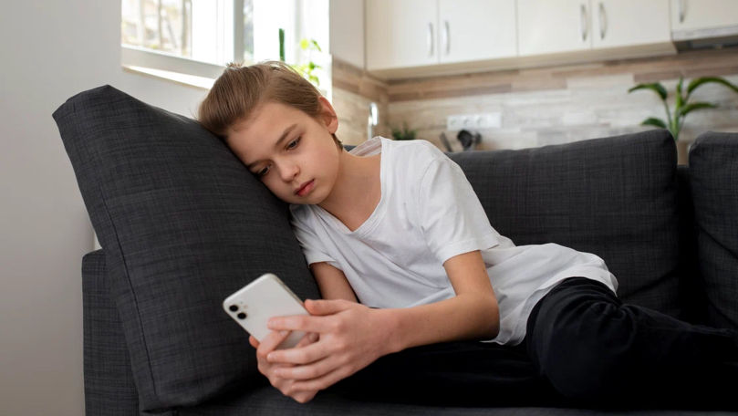 De ce se simt adolescenții epuizați chiar și în vacanța de vară