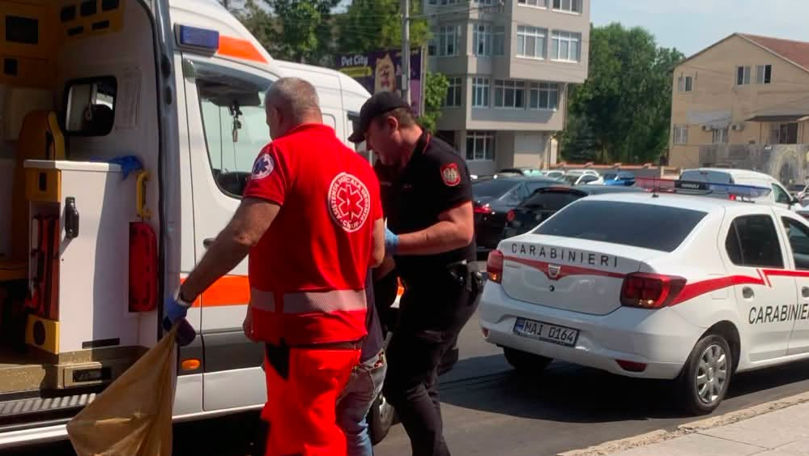 O femeie aflată în dificultate, ajutată de carabinieri: A fost transportată la spital