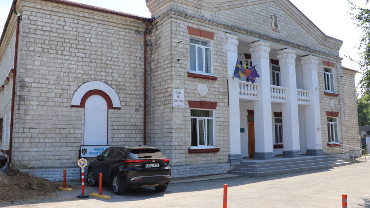 Lucrările de modernizare a Casei de Cultură din Cimișlia avansează