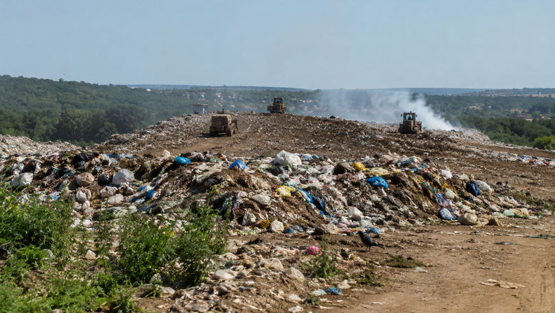 Locuitorii din Budești cer închiderea gunoiștii din Boșcana: Nu mai suportăm mirosul
