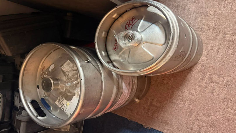 Țigări și alcool din Moldova, găsite într-un autocar oprit în România
