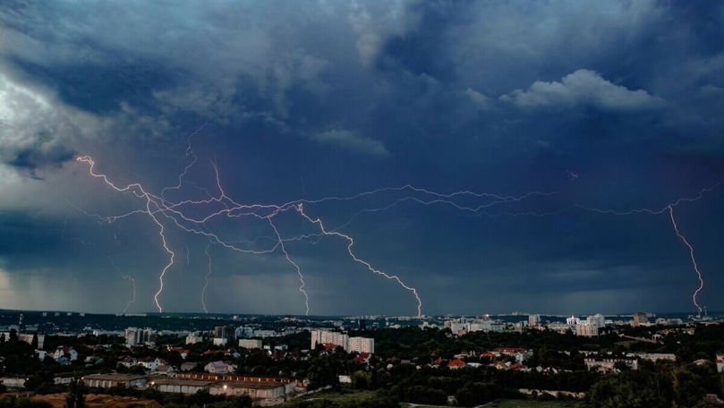 Alertă de vreme rea în Moldova: Se anunță ploi puternice, grindină și vijelii