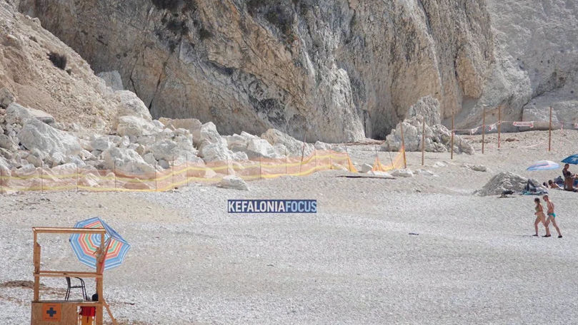 Myrtos, faimoasa plajă din Kefalonia, afectată de o alunecare de teren