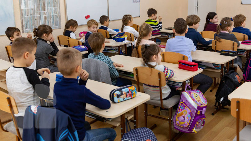 Părinții elevilor din clasa I din Transnistria vor primi câte 100 de dolari