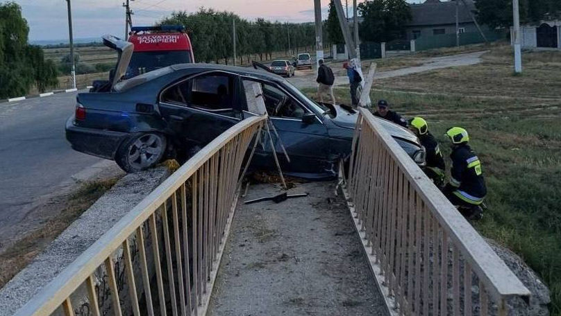 Grav accident la Cahul: Un tânăr de 18 ani a murit, iar 3 persoane au ajuns la spital