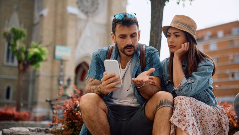 Atenție în vacanță: Care sunt cele mai frecvente înșelătorii și cum să le eviți