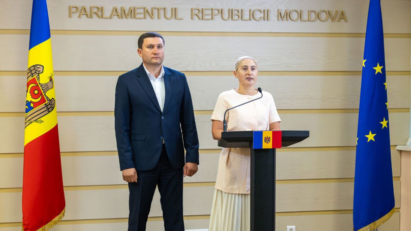 Socialiștii cer majorarea cu 30% a salariilor din învățământ și ajutoare pentru elevi