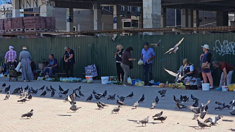 Trotuarele din Bălți, transformate în piețe. Ce spun locuitorii și autoritățile