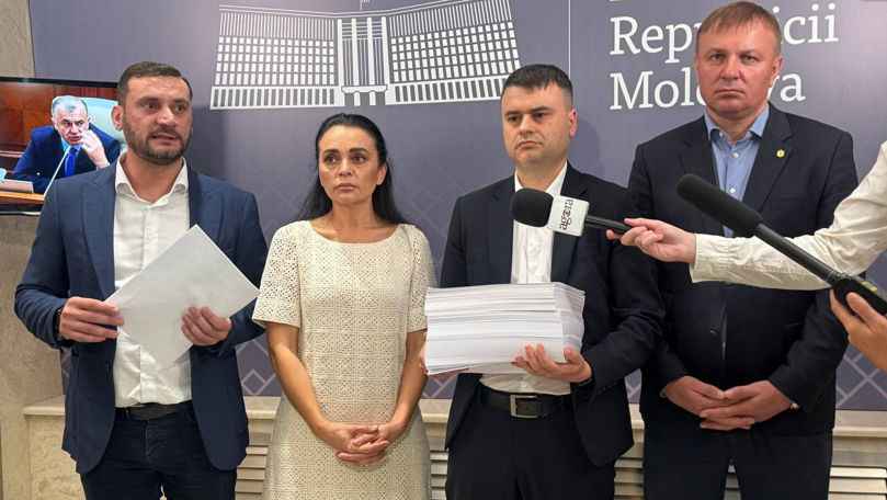 Legi adoptate fără a fi citite? Deputat: Ne batem joc de actul legislativ