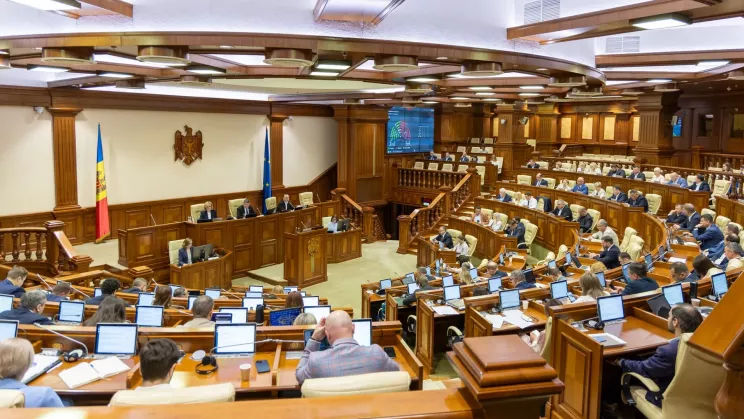 De la concedii în Europa la vizite la rude: Ce vor face deputații în vacanță