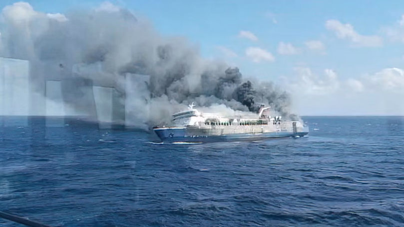 Un feribot a luat foc în Indonezia: Cinci persoane au murit, iar 41 sunt dispărute