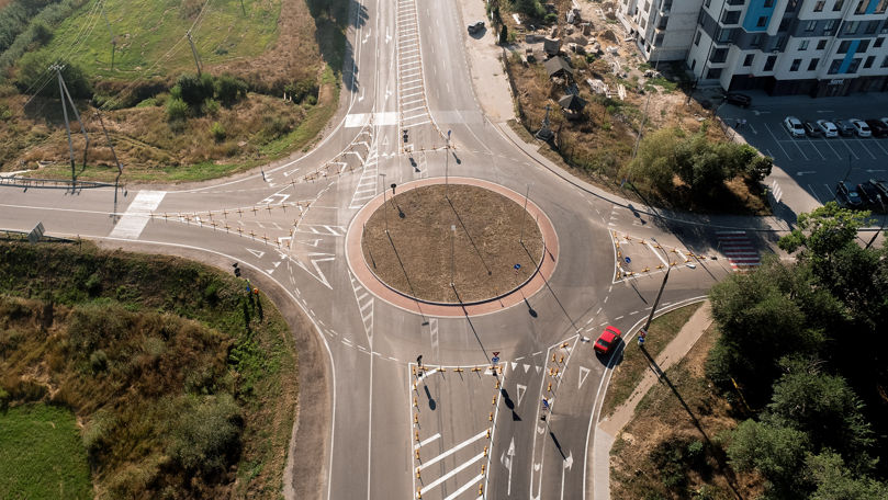 Mai multă siguranță rutieră: Sensul giratoriu din orașul Anenii Noi, inaugurat