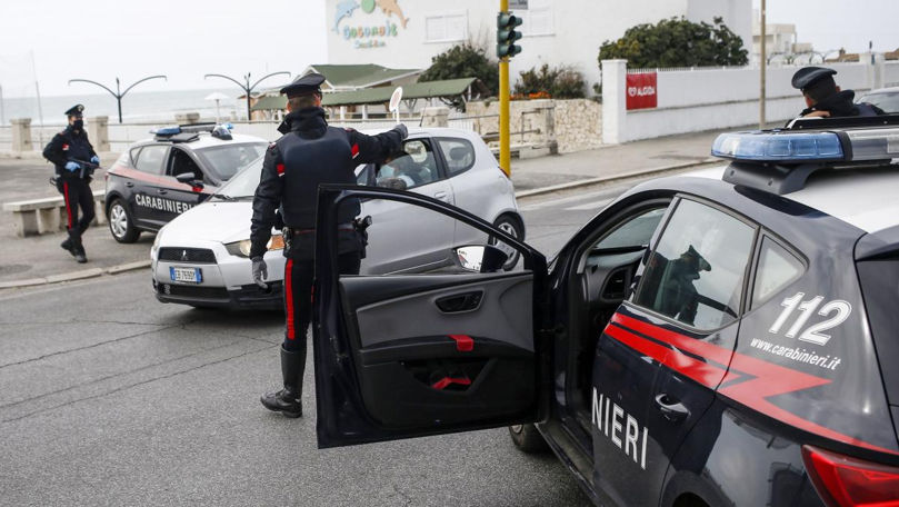 Descoperire neașteptată în mașina unui traficant: Urna unei femei decedate